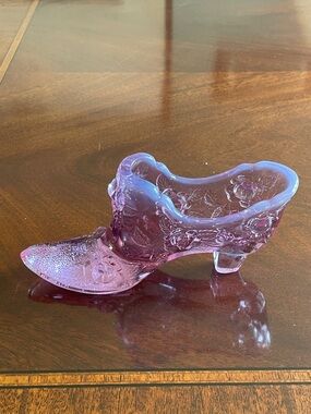 FENTON Rose Magnolia opalescent cabbage, and rose slipper